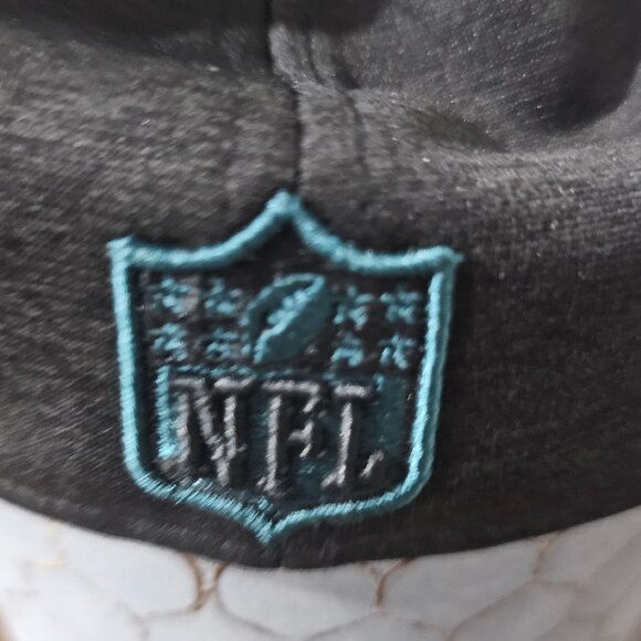 Philadelphia Eagles Hat Eagles emblem on front - Picture 3 of 7